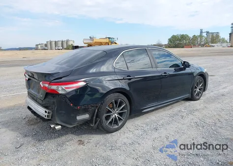 2018 Toyota Camry Se z USA, uszkodzony, nr VIN 4T1B11HK4JU099204